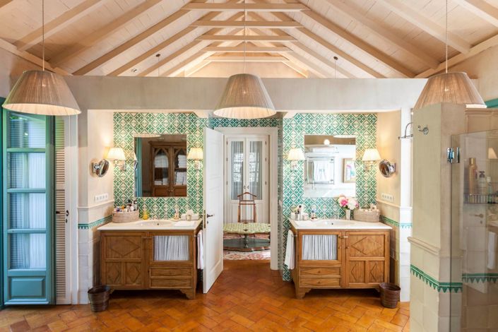 Image No.24-4 Bed Property for sale