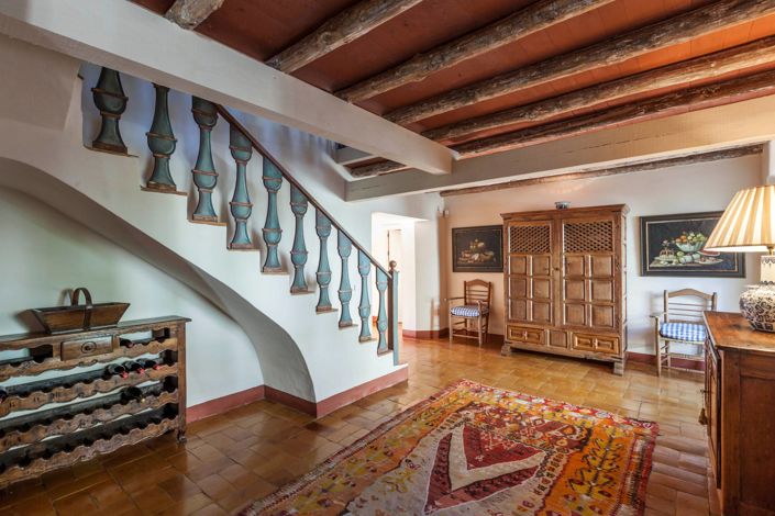 Image No.28-4 Bed Property for sale