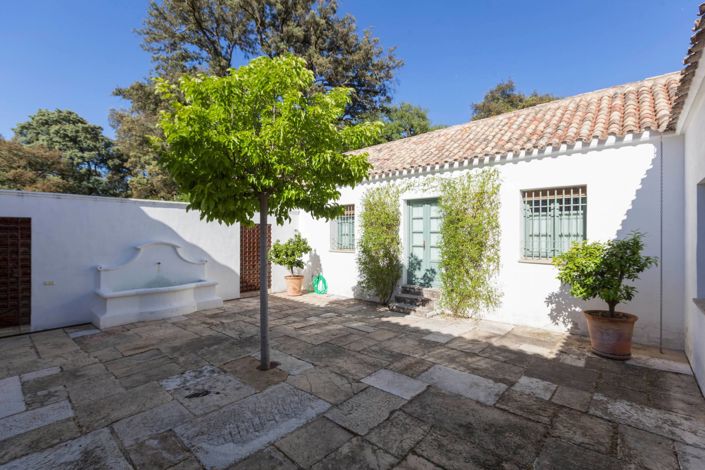 Image No.32-4 Bed Property for sale