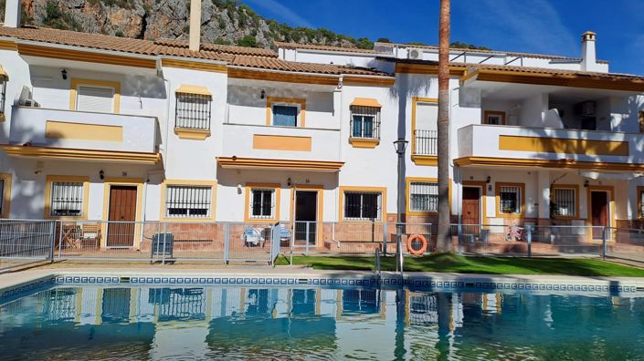 Image No.16-3 Bed Townhouse for sale