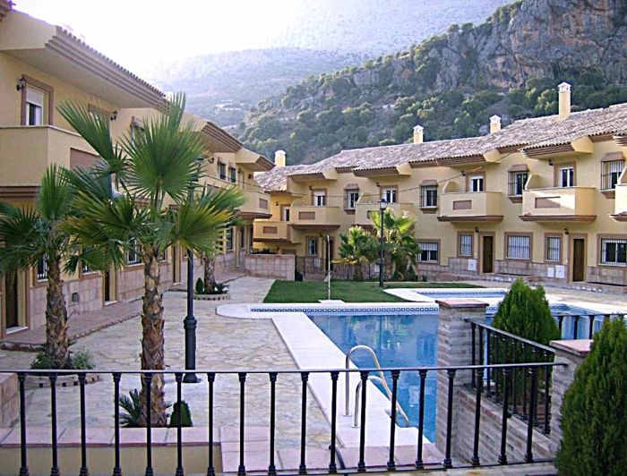 Image No.22-3 Bed Townhouse for sale