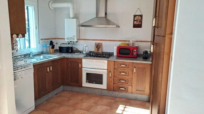 Image No.6-3 Bed Townhouse for sale