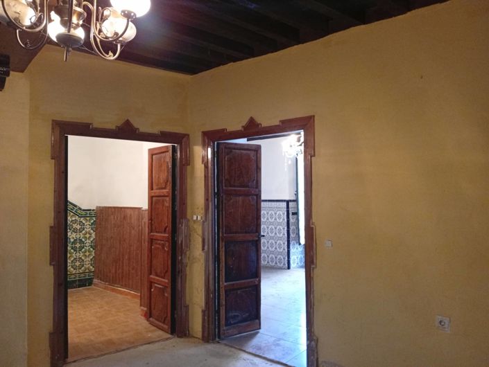 Image No.12-6 Bed Townhouse for sale