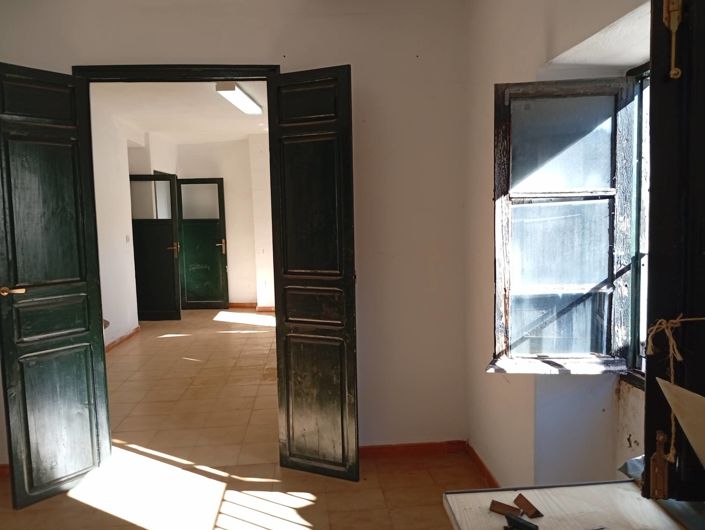 Image No.25-6 Bed Townhouse for sale