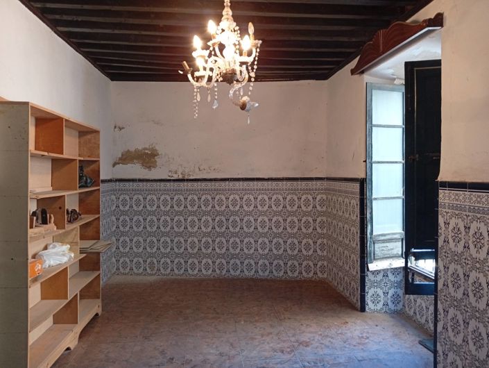 Image No.8-6 Bed Townhouse for sale