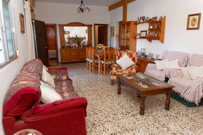 Image No.15-4 Bed Country House for sale