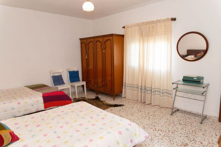 Image No.19-4 Bed Country House for sale