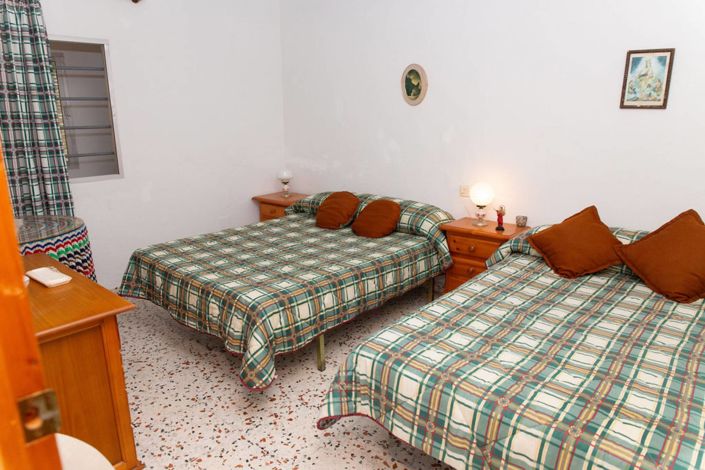 Image No.25-4 Bed Country House for sale