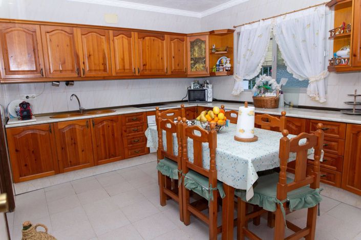 Image No.9-4 Bed Country House for sale