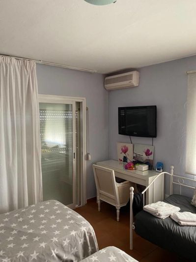 Image No.12-16 Bed Property for sale