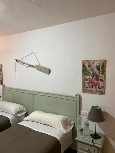 Image No.6-16 Bed Property for sale