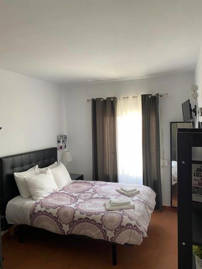 Image No.8-16 Bed Property for sale