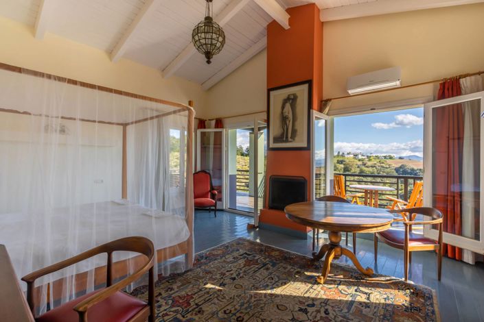 Image No.11-10 Bed Property for sale