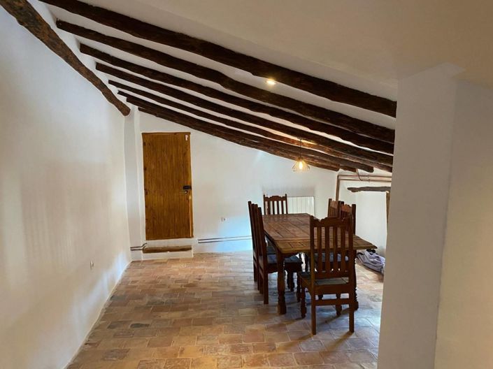 Image No.10-7 Bed Townhouse for sale