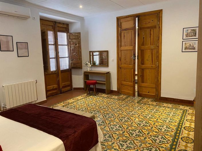 Image No.19-7 Bed Townhouse for sale