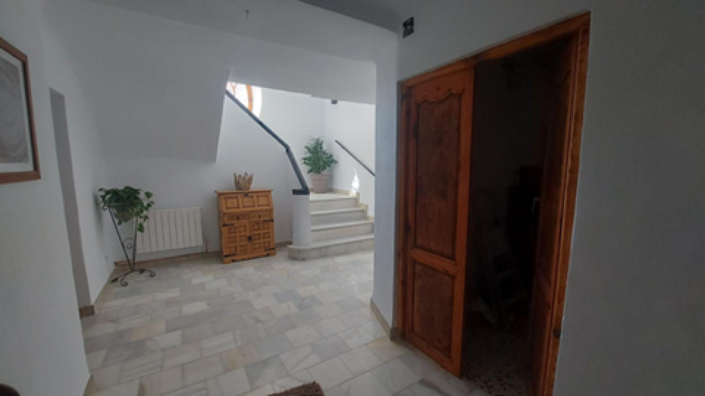 Image No.29-7 Bed Townhouse for sale