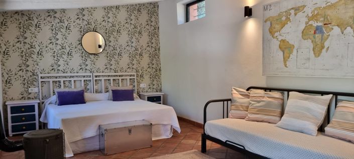 Image No.23-6 Bed Country House for sale