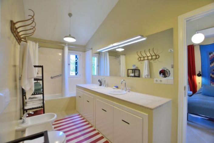 Image No.18-6 Bed Country House for sale