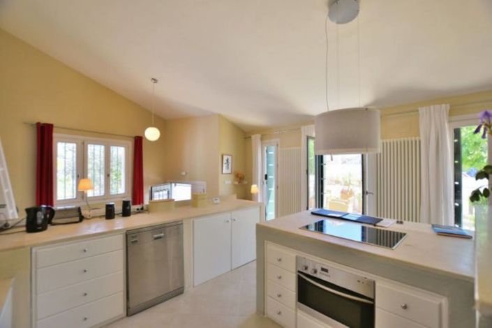 Image No.6-6 Bed Country House for sale