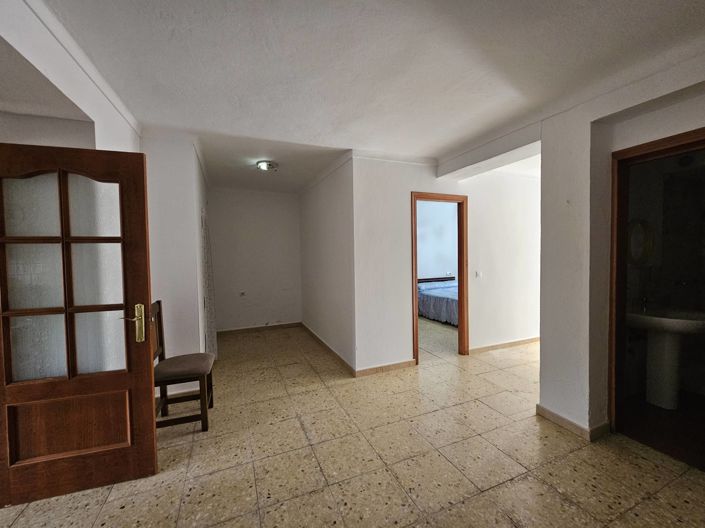 Image No.15-6 Bed Village House for sale