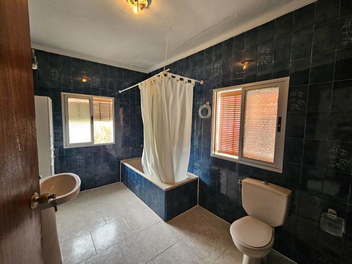 Image No.24-6 Bed Village House for sale