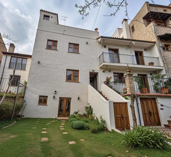 Image No.5-6 Bed Village House for sale