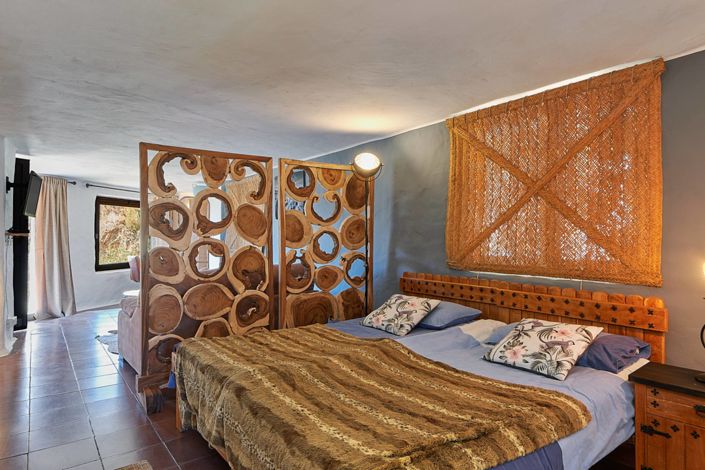 Image No.17-8 Bed Country House for sale