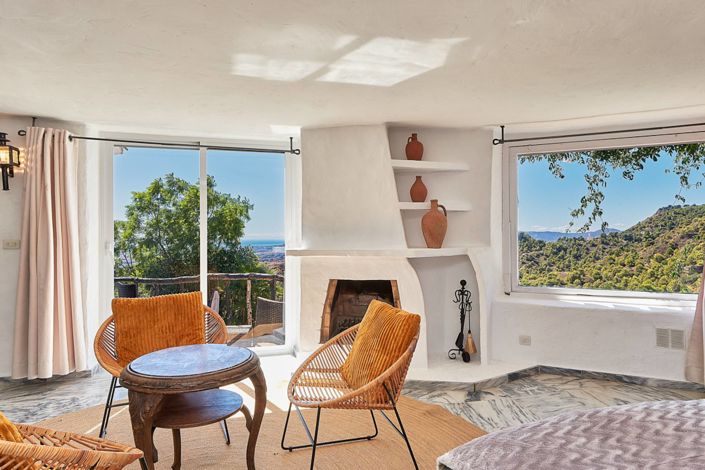 Image No.19-8 Bed Country House for sale