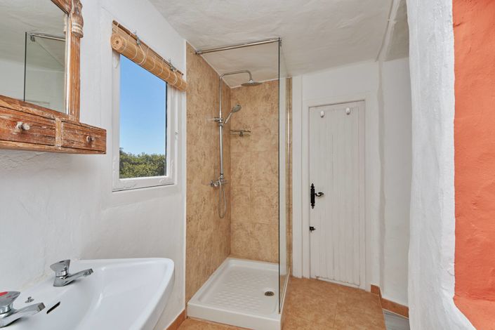 Image No.25-8 Bed Country House for sale