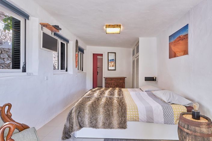 Image No.28-8 Bed Country House for sale