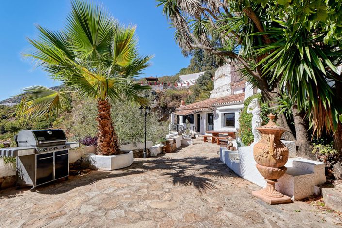 Image No.4-8 Bed Country House for sale