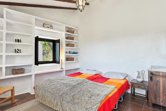 Image No.32-8 Bed Country House for sale