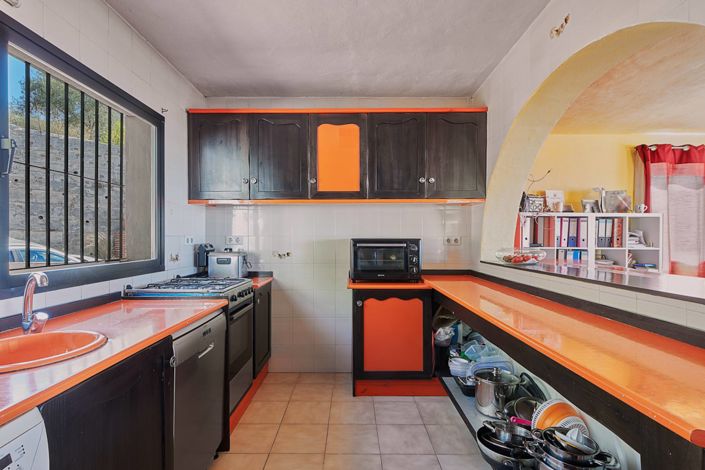 Image No.37-8 Bed Country House for sale