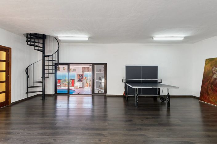 Image No.41-8 Bed Country House for sale