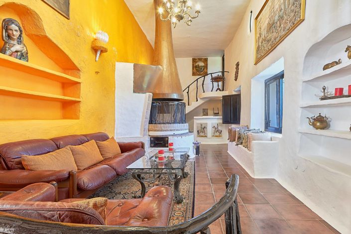 Image No.7-8 Bed Country House for sale