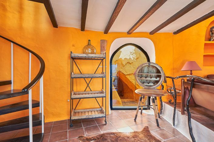 Image No.8-8 Bed Country House for sale