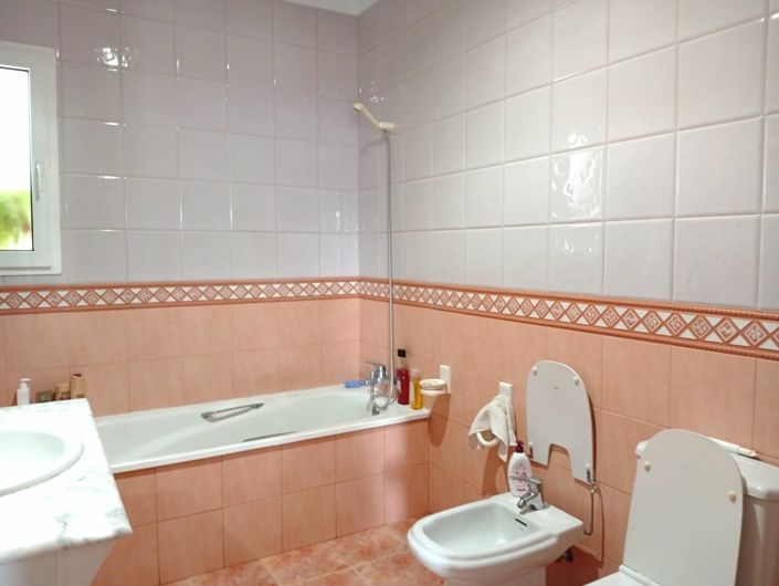 Image No.12-4 Bed Village House for sale