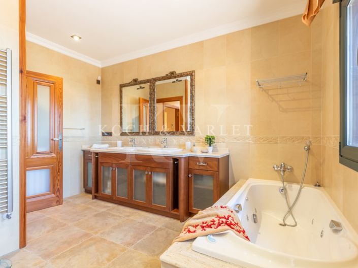 Image No.32-5 Bed Villa for sale