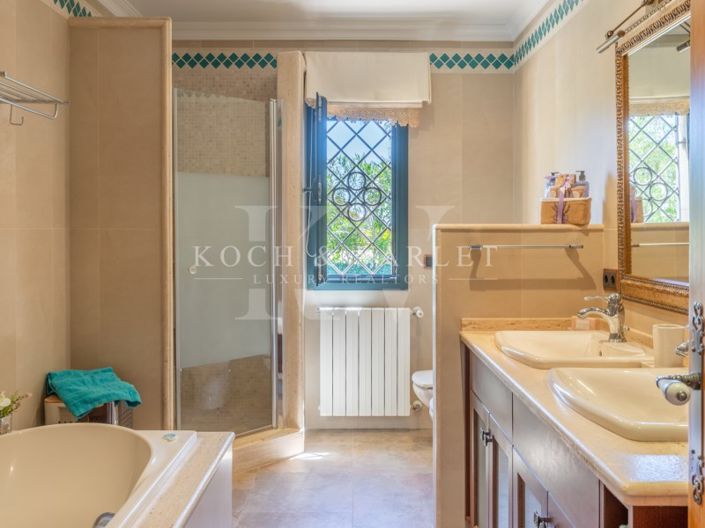 Image No.36-5 Bed Villa for sale