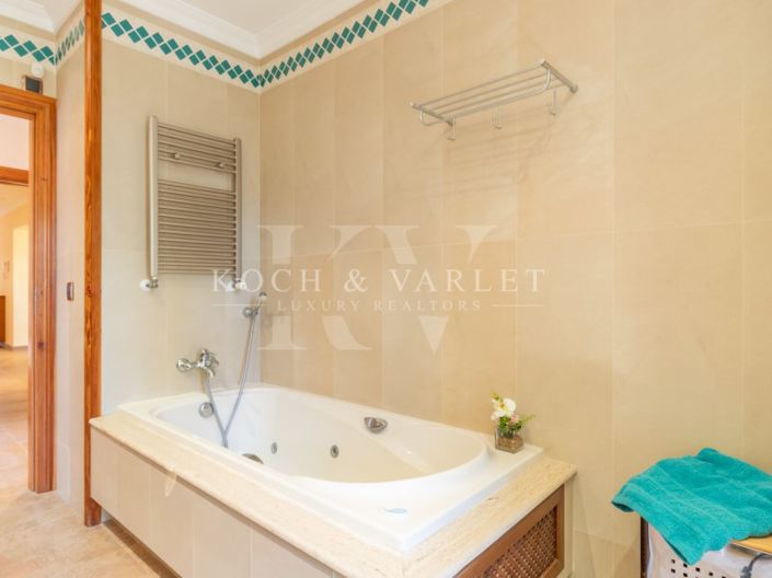 Image No.37-5 Bed Villa for sale