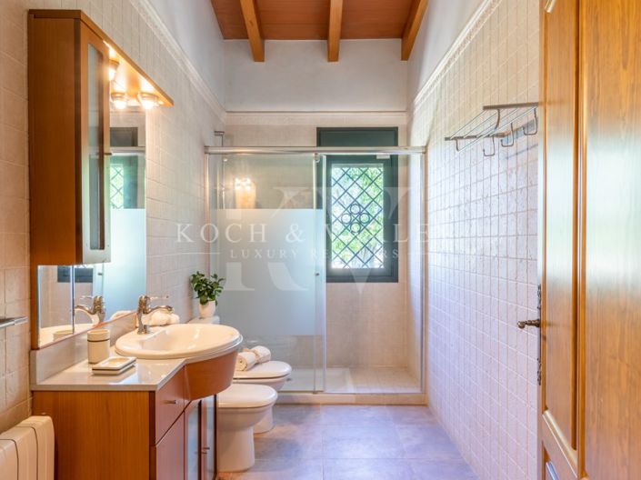 Image No.55-5 Bed Villa for sale