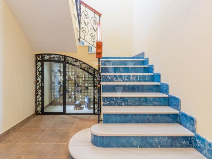 Image No.9-5 Bed Villa for sale