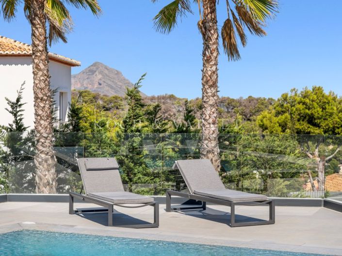 Image No.12-4 Bed Villa for sale