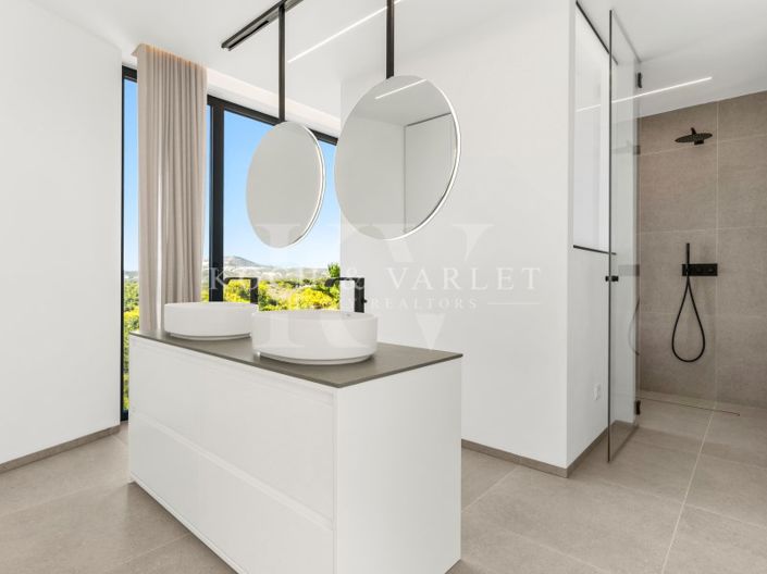 Image No.42-4 Bed Villa for sale