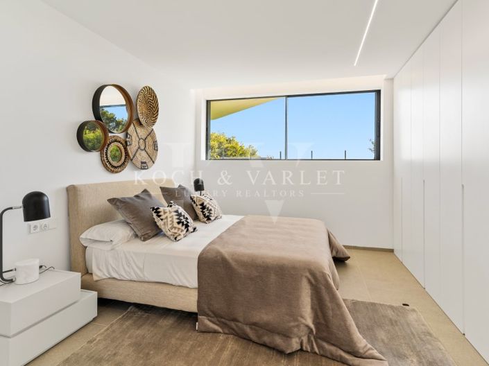 Image No.48-4 Bed Villa for sale