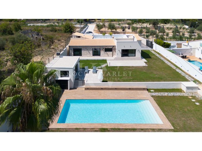 Image No.1-3 Bed Villa for sale