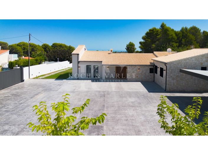 Image No.52-3 Bed Villa for sale