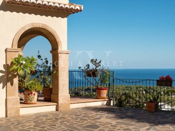 5 Bed Villa for sale