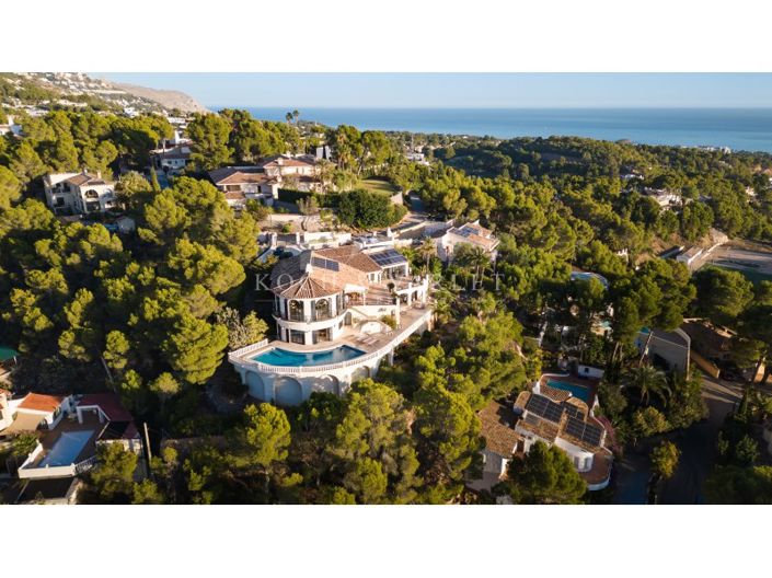 Image No.1-4 Bed Villa for sale