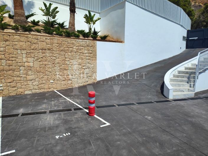 Image No.37-2 Bed Penthouse for sale